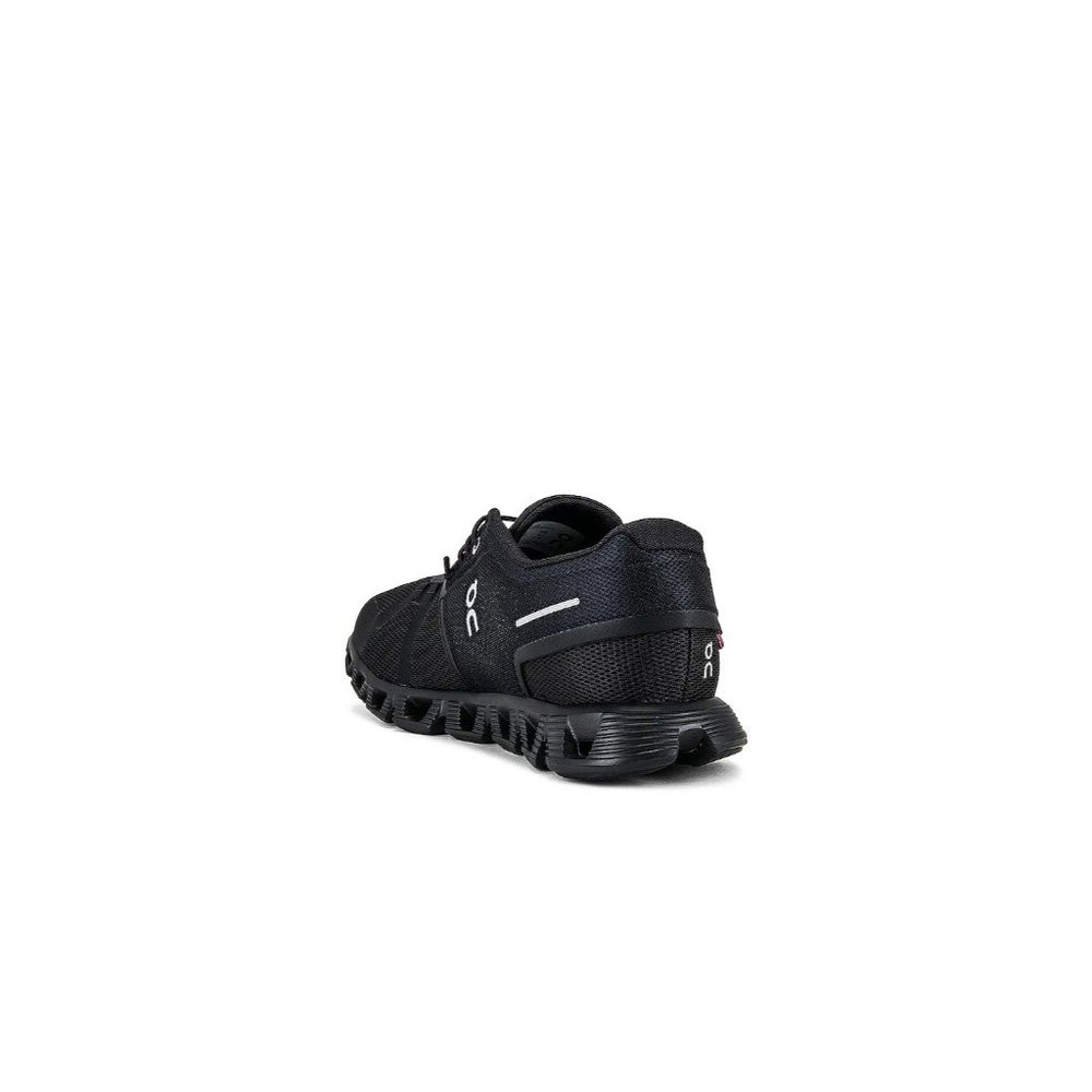 On Cloud 5 in Sneakers in All Black 9.5 New wth Box Mens Athletic Shoes - Picture 2 of 15